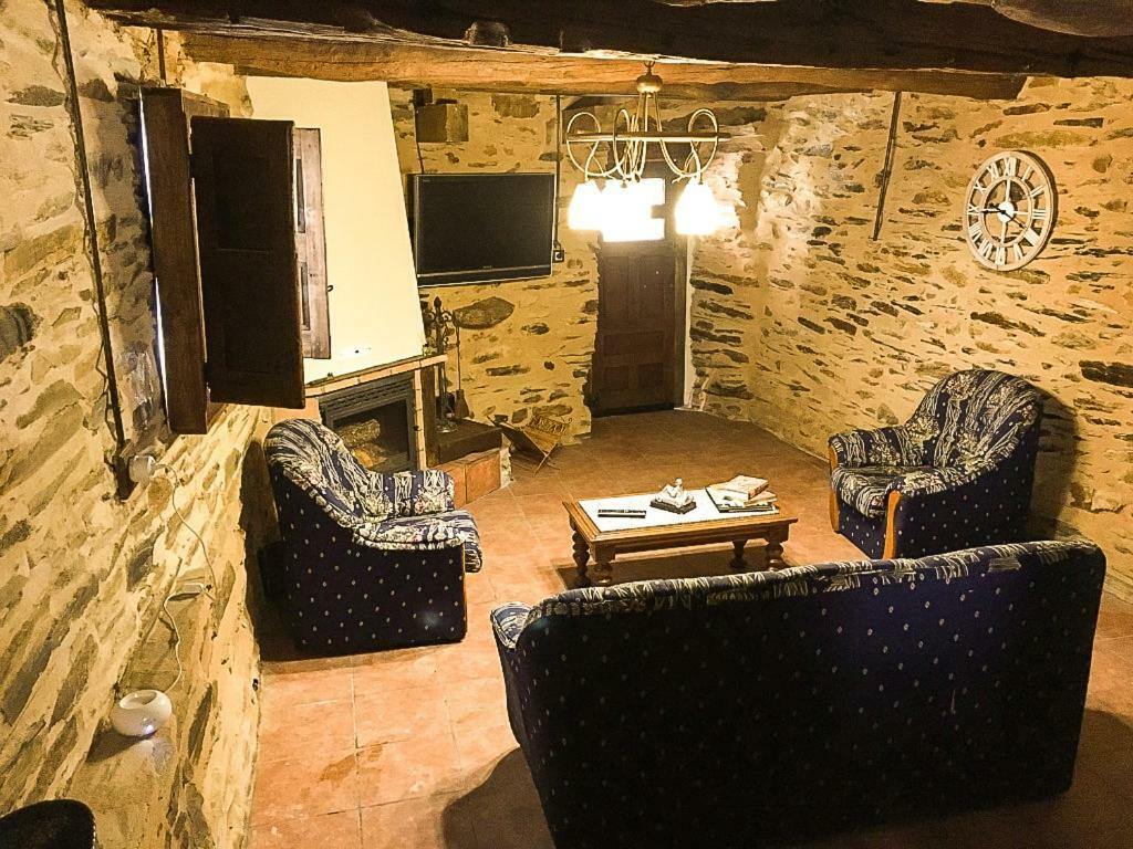 Casa Rural Bierzo Encantado Valle de Finolledo Luaran gambar